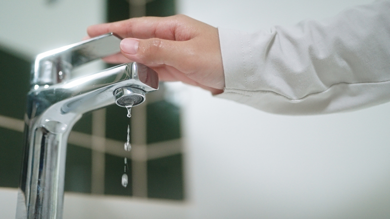 The Impact of Low Water Pressure in Bathroom Taps on Water Bills